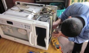 Sửa lò vi sóng bao nhiêu tiền? Báo giá chi tiết từ Điện lạnh Thành Nam (Cập nhật mới nhất)