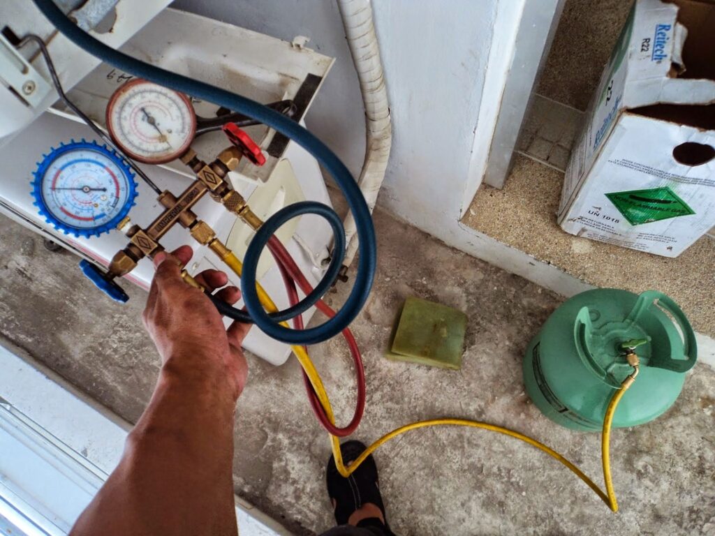 Dịch vụ bơm gas điều hòa cho nhiều dòng máy tại Sơn Tây