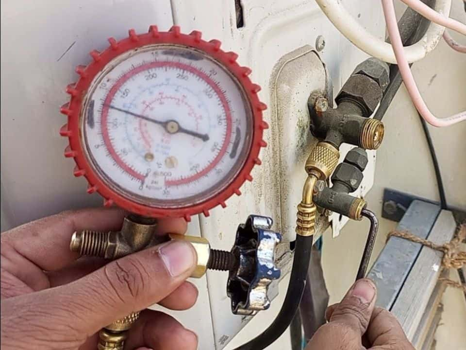 Khu vực bơm gas điều hòa tại Thạch Thất