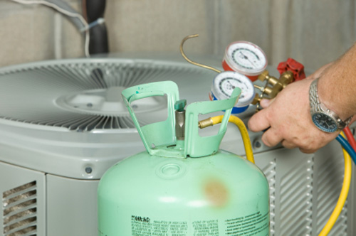 Khu vực bơm gas tủ lạnh tại Phúc Thọ