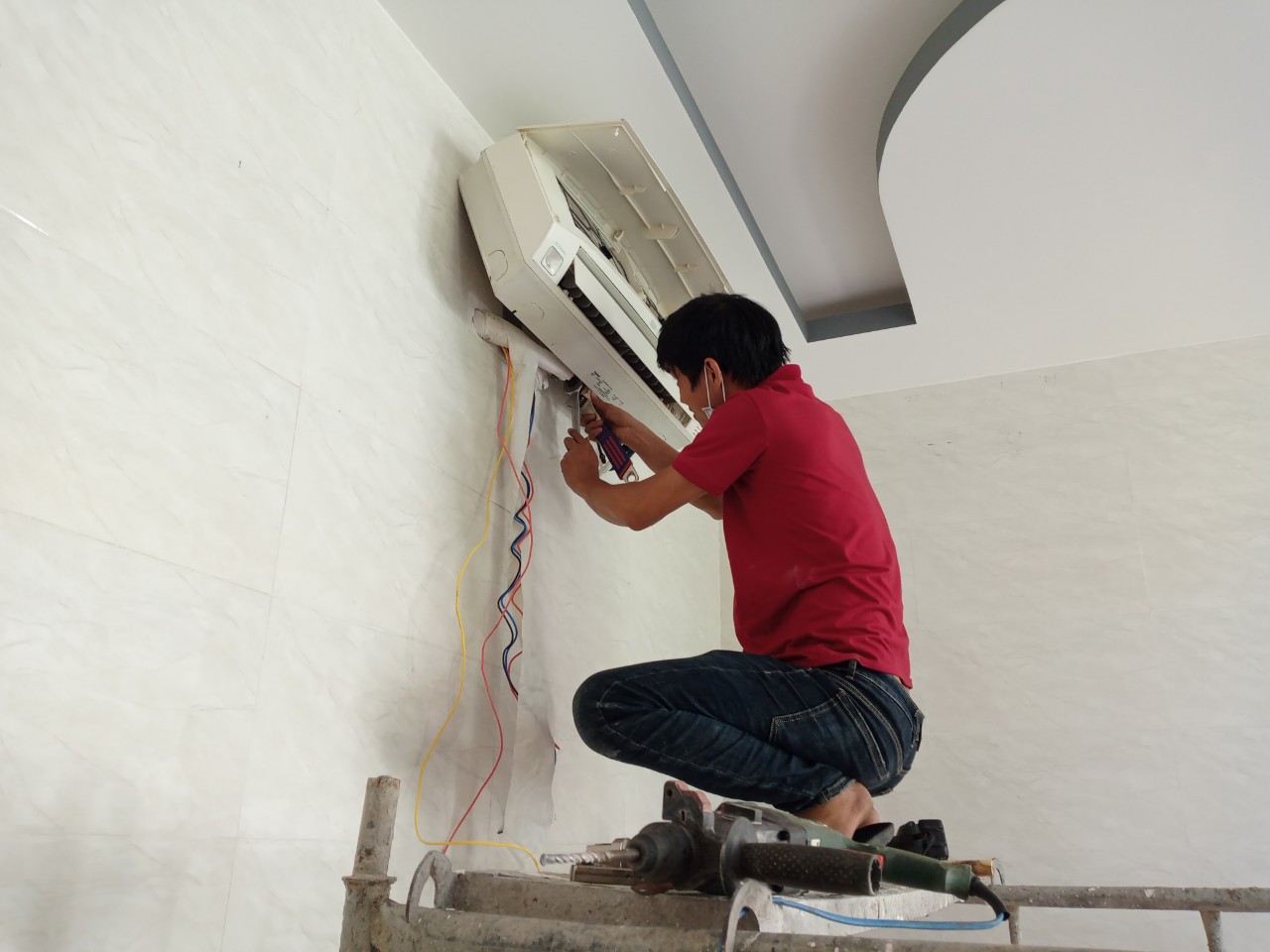 Tháo lắp điều hòa cho nhiều dòng máy tại Hà Nội