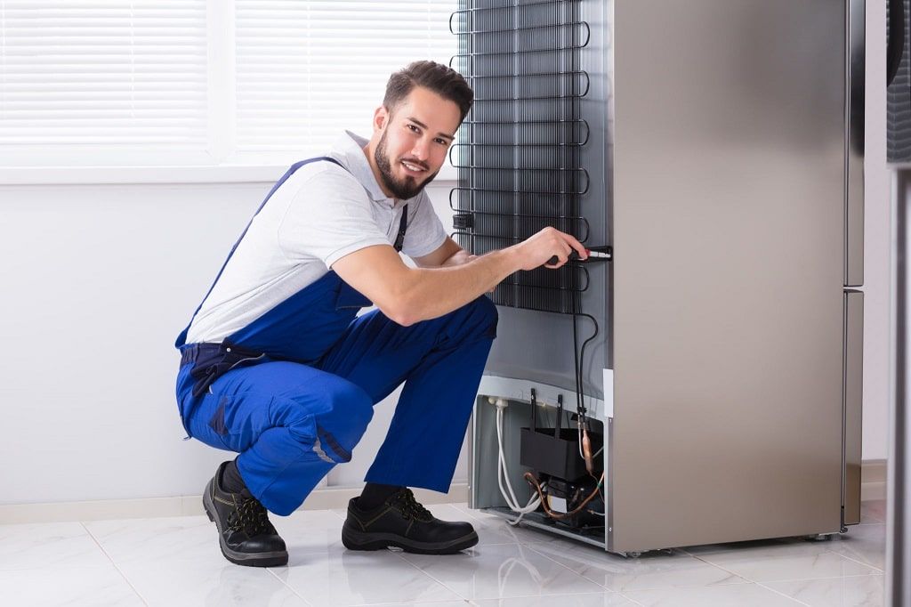 Những Dấu Hiệu Nên Gọi Thợ Kiểm Tra Tủ Lạnh Sớm