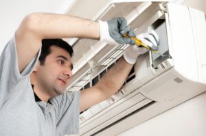 Sửa điều hòa tại nhà giá rẻ – Dịch vụ nhanh chóng, uy tín của Điện lạnh Thành Nam