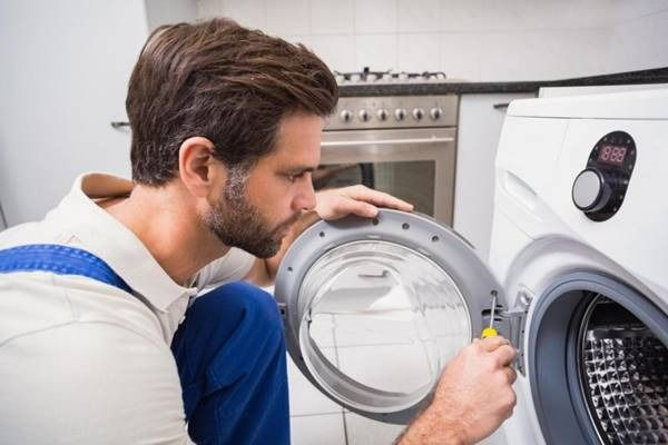 Máy không xả nước, còn nước trong lồng